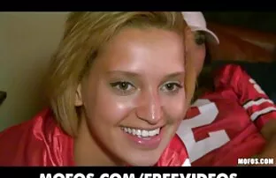 XXX E sedersi sui rotoli sul diavolo donne anziane sexy